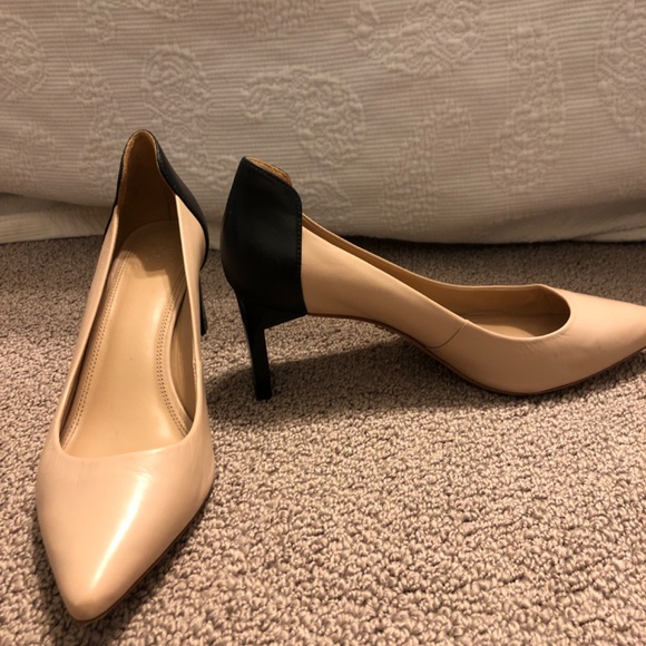 Zvelle pumps in perfect condition size 8 tan and black original price $400 - Picture 6 of 6